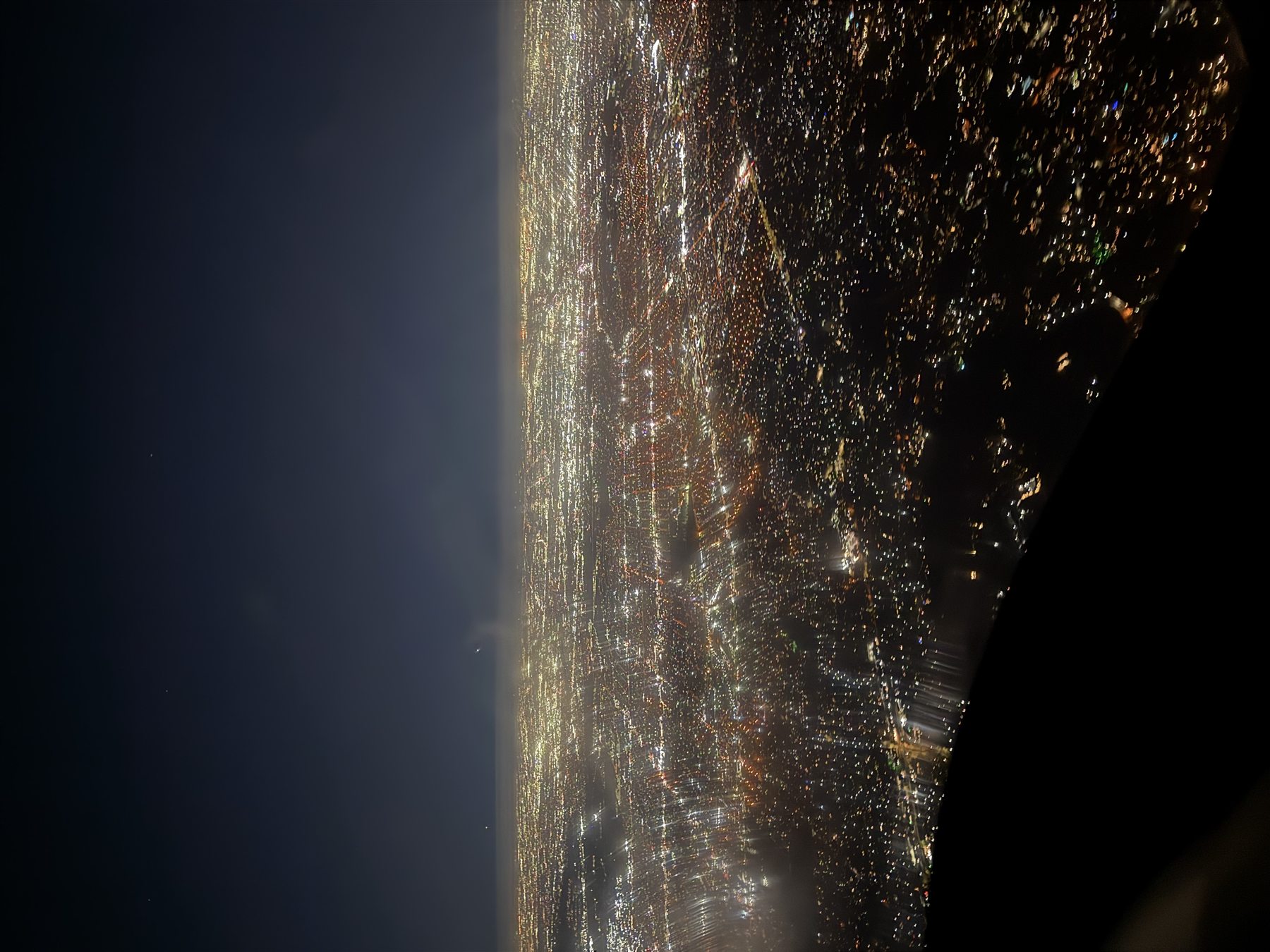 Night flight training over Los Angeles / 洛杉矶夜航训练